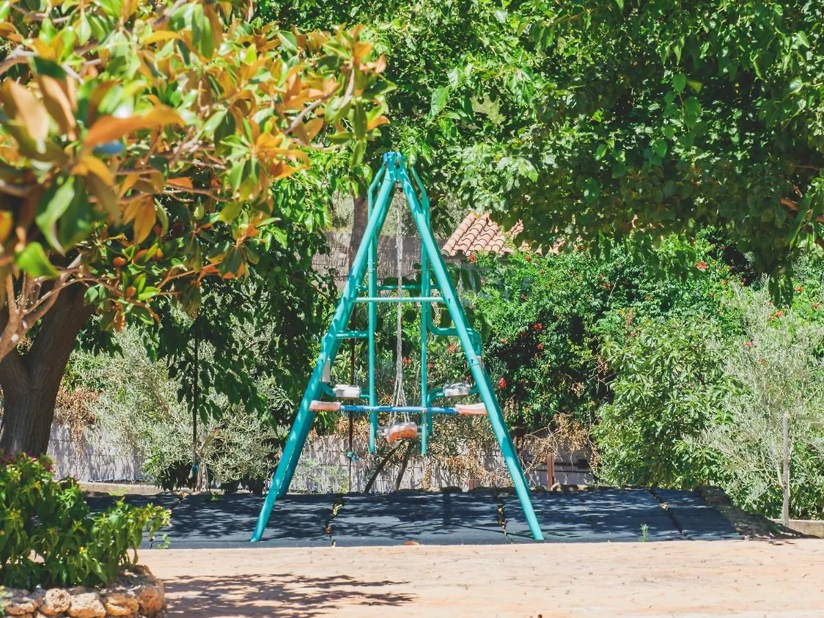 Cubo'S Finca Los Magnolios Alhaurín el Grande بيت للعطل