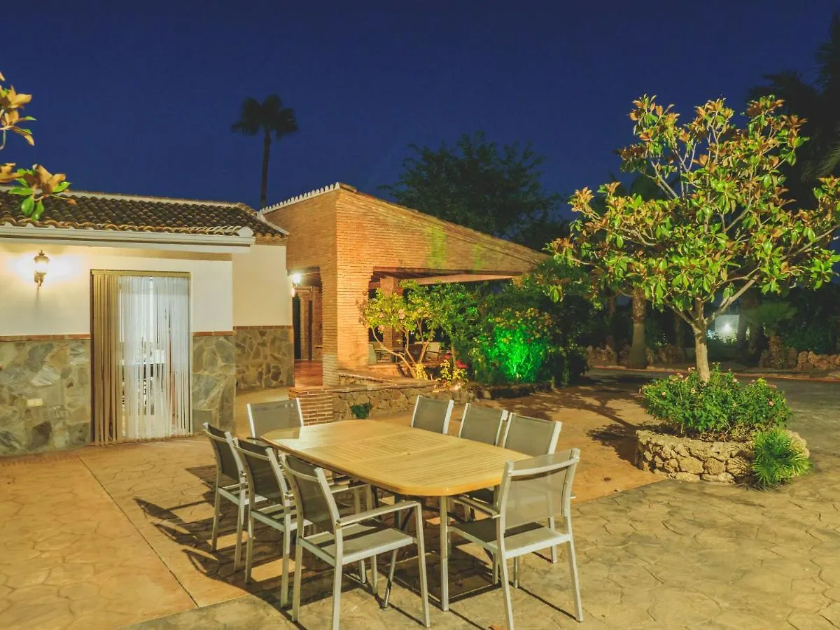 Hébergement de vacances Cubo'S Finca Los Magnolios Alhaurín el Grande Espagne